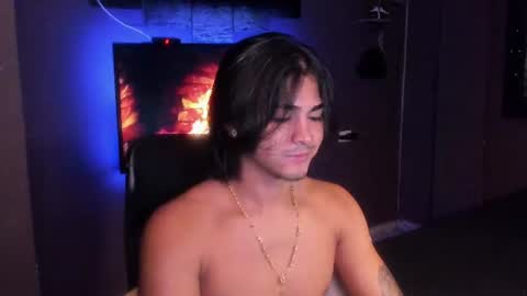 I AM HERE online show from August 6, 11:06 pm