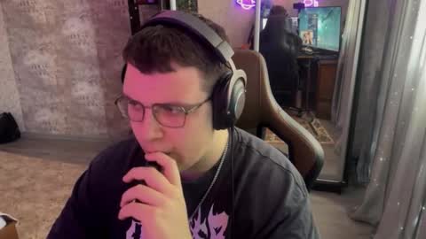 arthurabel online show from March 11, 11:49 am