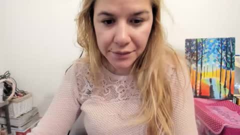 Snapshot of artsyandcraftsy_ chatting on November 19, 7:19 am MIA online show from November 19, 7:19 am