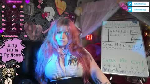 Snapshot of artsyheartsyy chatting on November 15, 3:04 am ArtsyHeartsyy online show from November 15, 3:04 am