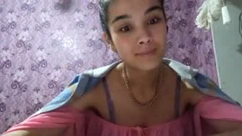 Snapshot of arvillahamner chatting on December 13, 7:53 pm Amina online show from December 13, 7:53 pm