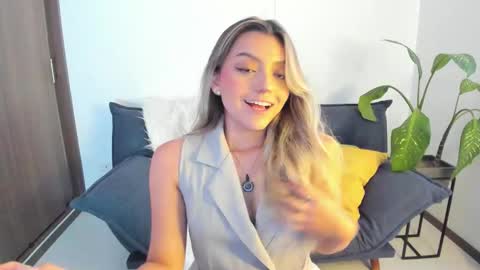 Snapshot of ary_cam230 chatting on November 29, 8:12 pm Zahaara online show from November 29, 8:12 pm