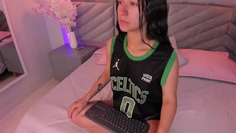 ARY THOMPSON online show from January 18, 7:37 pm