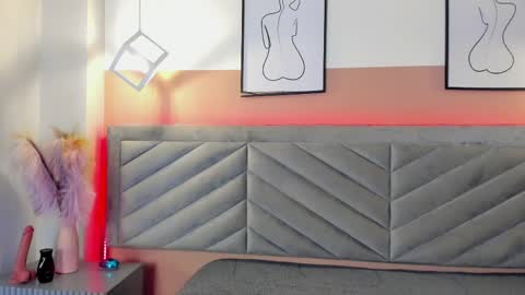 ARY THOMPSON online show from April 4, 12:13 pm