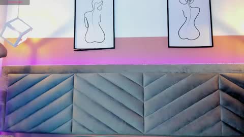 ARY THOMPSON online show from April 15, 12:23 pm