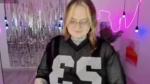 Arya online show from November 12, 2:28 pm