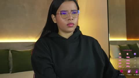 Snapshot of arya_ruiz chatting on December 1, 12:43 pm Arya online show from December 1, 12:43 pm