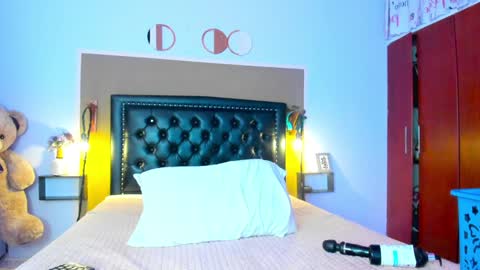 Snapshot of arya_tsuki chatting on January 19, 8:30 pm ary online show from January 19, 8:30 pm