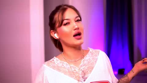 Snapshot of aryadeluna chatting on September 12, 6:52 pm Lunaa online show from September 12, 6:52 pm