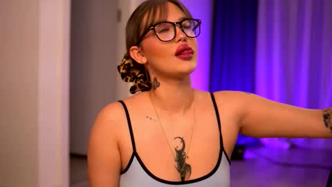 Snapshot of aryadeluna chatting on November 3, 7:26 pm Lunaa online show from November 3, 7:26 pm