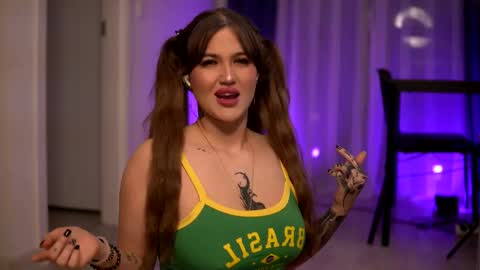 Snapshot of aryadeluna chatting on November 17, 7:08 pm Lunaa online show from November 17, 7:08 pm