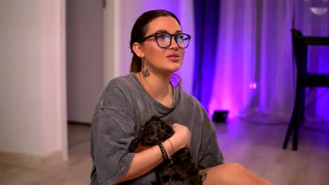 Snapshot of aryadeluna chatting on November 27, 7:27 pm Lunaa online show from November 27, 7:27 pm