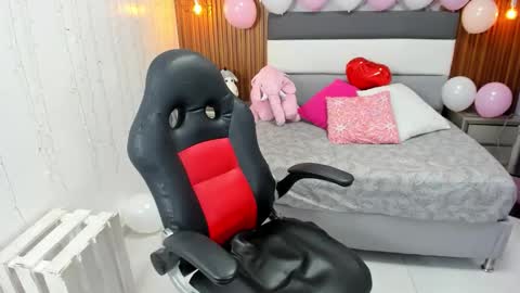  ARYA  online show from February 14, 7:43 pm