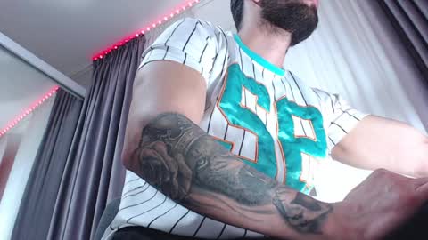 AryanAian1 online show from April 2, 2:37 pm