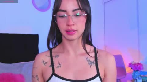 Snapshot of aryane_art_ chatting on November 14, 12:09 am carol online show from November 14, 12:09 am