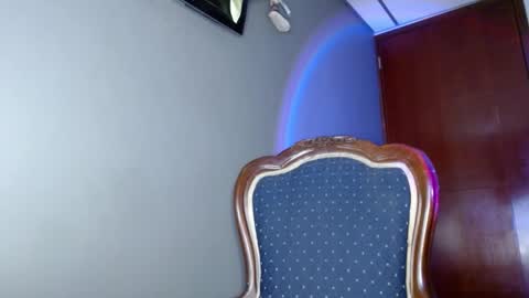 Snapshot of arygreey7 chatting on February 18, 1:12 am ximena online show from February 18, 1:12 am