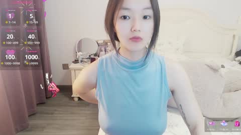 Snapshot of arylia_3 chatting on February 7, 3:01 am Lily online show from February 7, 3:01 am