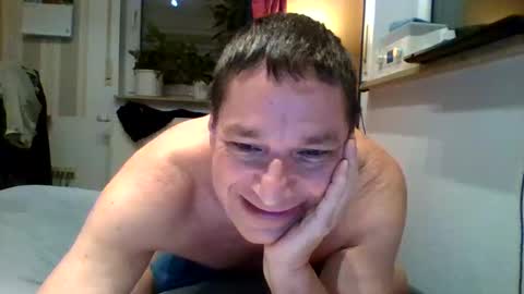 Snapshot of as660660 chatting on December 13, 10:26 pm as660660 online show from December 13, 10:26 pm