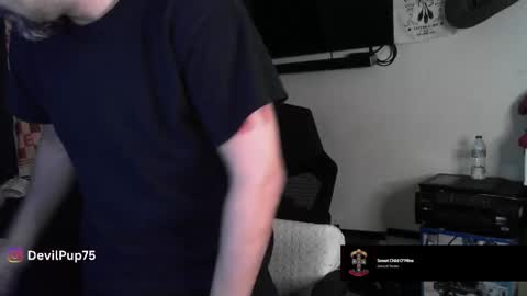 Snapshot of asanator101 chatting on November 29, 7:55 am devilPup75 online show from November 29, 7:55 am