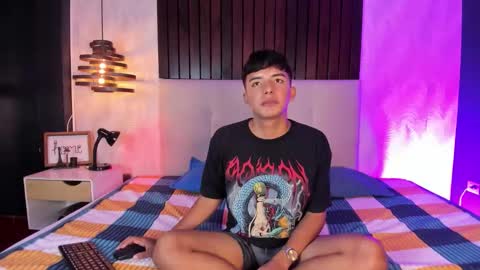 Snapshot of ash_russell chatting on January 7, 7:38 pm ash_russell online show from January 7, 7:38 pm