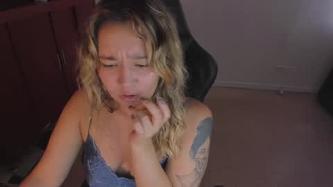 Snapshot of ash_smith1 chatting on January 8, 9:55 pm ash_smith1 online show from January 8, 9:55 pm