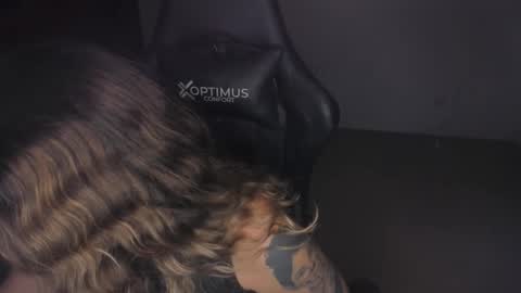 ash_smith1 online show from March 4, 11:33 pm