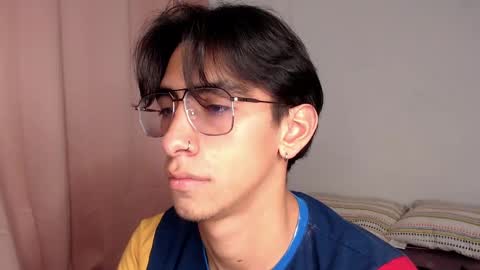 Snapshot of ash_v1 chatting on November 18, 12:38 am Ash online show from November 18, 12:38 am