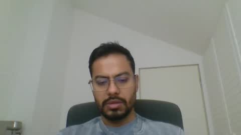 Snapshot of asharma1984xyz chatting on January 13, 8:19 am asharma1984xyz online show from January 13, 8:19 am