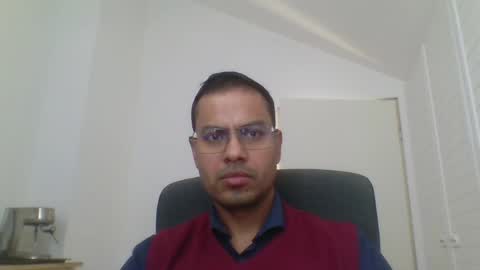 Snapshot of asharma1984xyz chatting on April 23, 11:53 am asharma1984xyz online show from April 23, 11:53 am