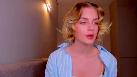 your pretty Ashley online show from March 9, 5:06 pm