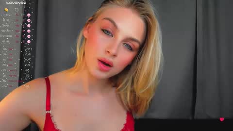 your pretty Ashley online show from October 4, 4:38 pm