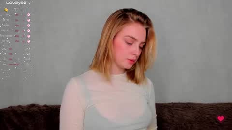 your pretty Ashley online show from October 29, 4:20 pm