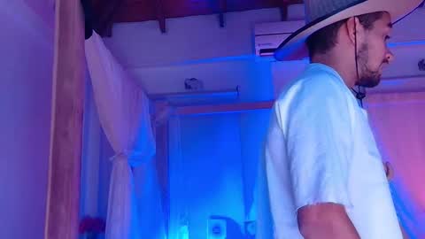 Snapshot of asherxxx_ chatting on February 20, 6:26 am CARIBBEAN DREAM online show from February 20, 6:26 am