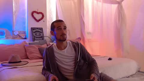 Snapshot of asherxxx_ chatting on February 22, 8:51 pm CARIBBEAN DREAM online show from February 22, 8:51 pm