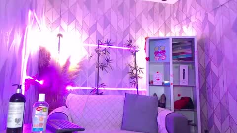 Snapshot of asheybakerx chatting on January 27, 10:27 am Ashey online show from January 27, 10:27 am