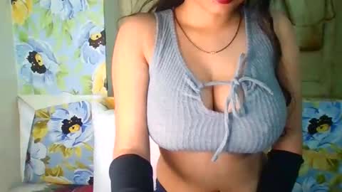 Snapshot of ashi_indian chatting on December 14, 4:40 am ashi_indian online show from December 14, 4:40 am