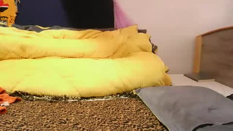 ashlery  online show from November 4, 5:17 am