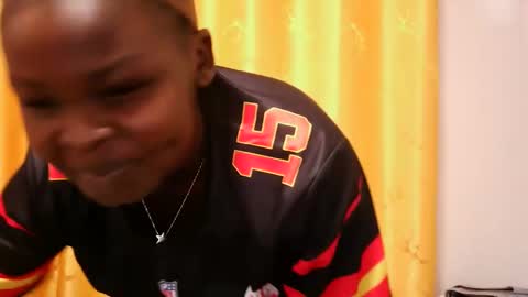 ashlery  online show from December 5, 4:10 am