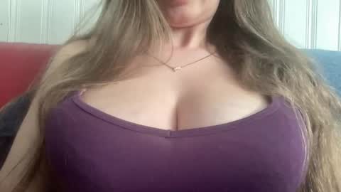 Snapshot of ashley0069xx chatting on April 23, 1:13 pm ashley0069xx online show from April 23, 1:13 pm