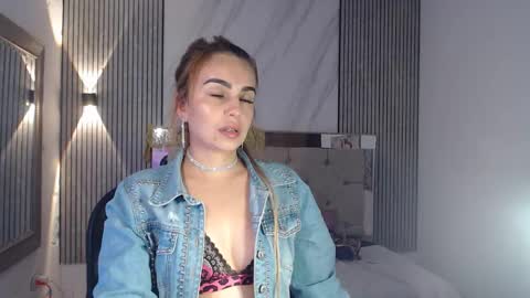 ashley__tylor online show from January 14, 7:03 am