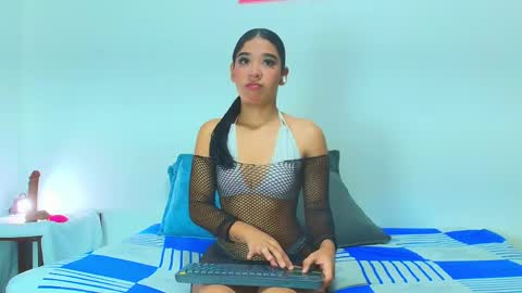 Snapshot of ashley_blazze chatting on June 8, 11:32 am Ashley Blazze online show from June 8, 11:32 am