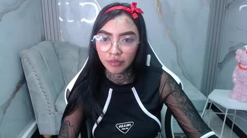 Snapshot of ashley_blum_v chatting on September 25, 10:24 pm ashley_blum_v online show from September 25, 10:24 pm