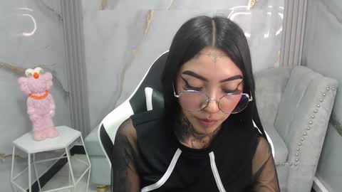 Snapshot of ashley_blum_v chatting on October 25, 8:03 pm ashley_blum_v online show from October 25, 8:03 pm