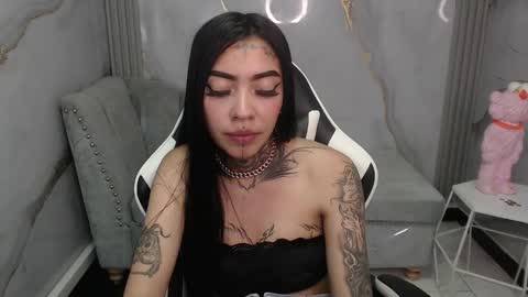 Snapshot of ashley_blum_v chatting on November 24, 1:16 am ashley_blum_v online show from November 24, 1:16 am