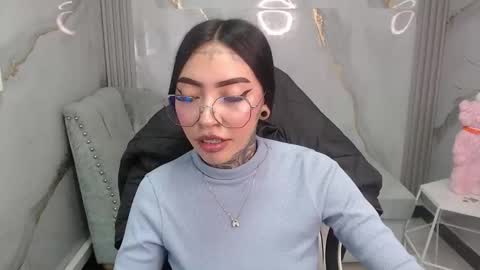 Snapshot of ashley_blum_v chatting on November 29, 1:14 pm ashley_blum_v online show from November 29, 1:14 pm