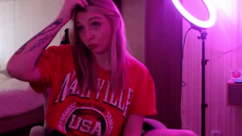 Ashley Matthew online show from March 10, 11:15 am