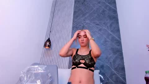 ashley_miller26 online show from May 14, 12:12 pm