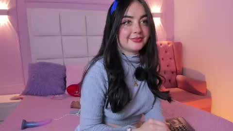 Snapshot of ashley_petit chatting on July 23, 1:20 pm ashley_petit online show from July 23, 1:20 pm