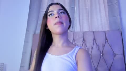 Snapshot of ashley_piinkk chatting on February 5, 6:04 pm Ashley online show from February 5, 6:04 pm