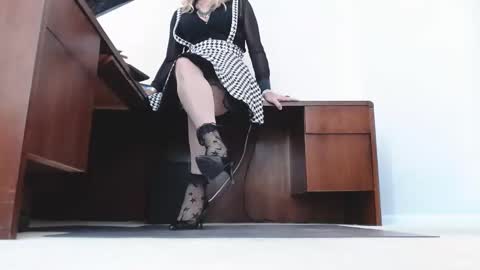 Snapshot of ashleyaki2000 chatting on November 17, 6:46 pm Ashley Ann online show from November 17, 6:46 pm